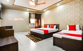 Hotel Neelam Karnal 3*